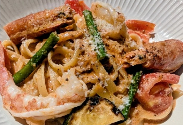 天然赤海老のトマトクリームパスタ (オマールフュメ)出汁